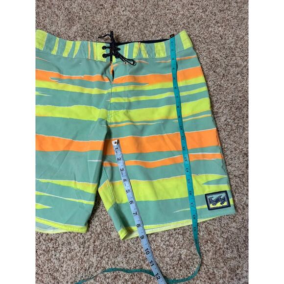 Billabong Men's Swim suit/Board shorts; size 31, 80's inspired - Picture 4 of 13